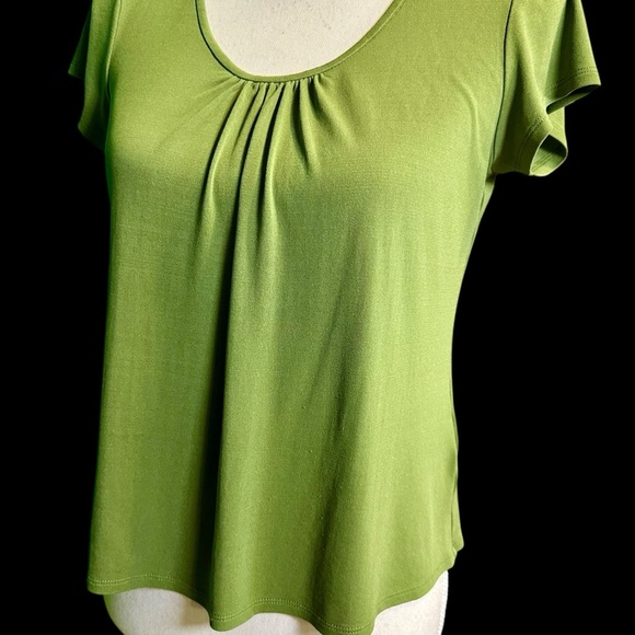 Eileen Fisher 100% Silk ‘Balletneck Cap Sleeve Top’ in “Edamame” Green Size SP - Picture 14 of 14